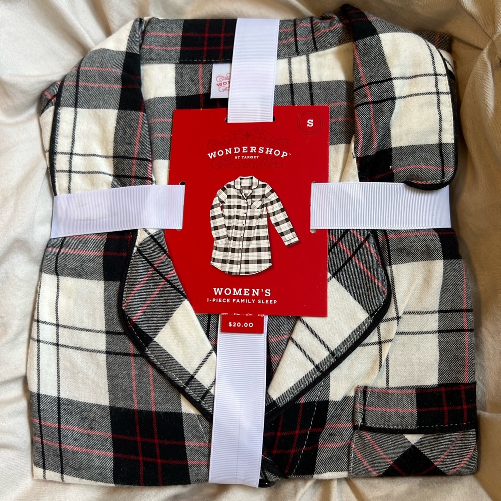 Target Wondershop Women’s holiday sleep shirt
